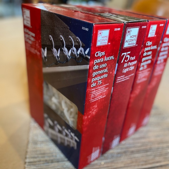 All-Purpose
Light. Clips
75-Pack
• Indoor/Outdoor
• For Use on Shingles/Gutters - Picture 3 of 6